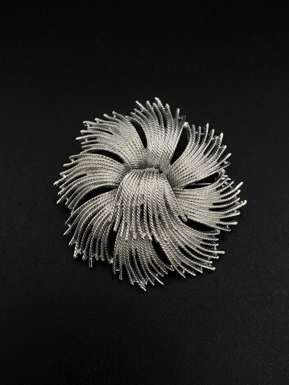 #317 Vintage MONET Silver-tone “Cordelia” Book Piece Flower Brooch